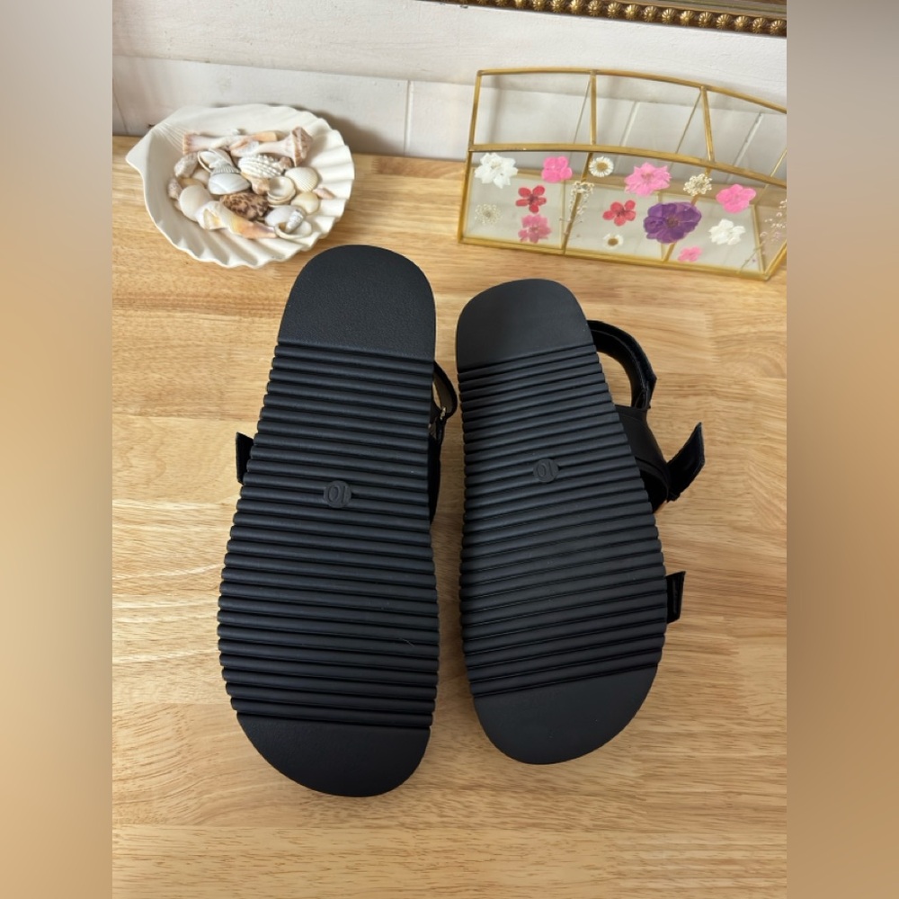 Madden Girl Sprintt Chunky Flat Sandals In Black Size 10 Classic New With Box - Picture 9 of 16